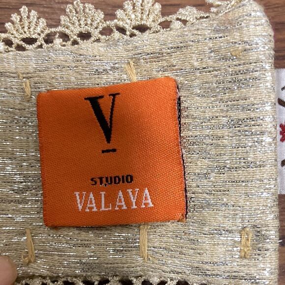 JJ Valaya designer belt for women Light Tan Fabric/lace with Oval Metal Buckle. - Picture 7 of 9